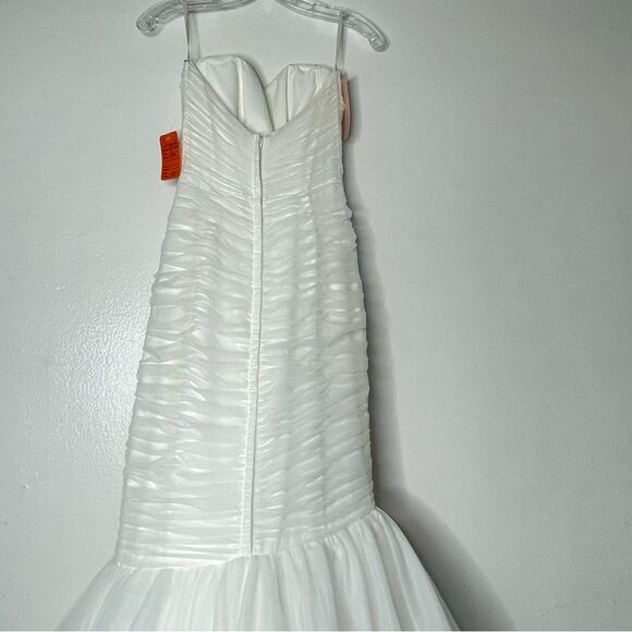 Mikaella Bridal Strapless Mermaid Ivory Wedding Dress Size 4 - Picture 2 of 12